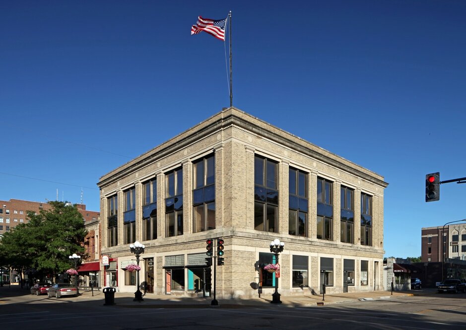 Lincoln Park Building, 327 E. 4th Street, East 4th and Mulberry Street, Waterloo, Iowa