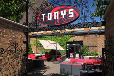 Tony's Pizzeria Outdoor Lounge, Cedar Falls, Iowa
